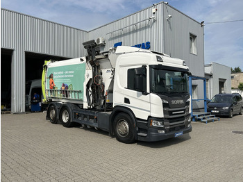 Caminhão de lixo SCANIA P