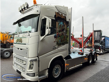 Camião de transporte de madeira, Camião grua Volvo FH 750 Loglift, 6x4, Dynamic steering, Special painting: foto 3 Camião de transporte de madeira, Camião grua Volvo FH 750 Loglift, 6x4, Dynamic steering, Special painting: foto 3