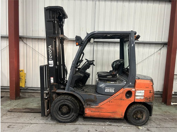 Empilhadeira a diesel TOYOTA FDF 25