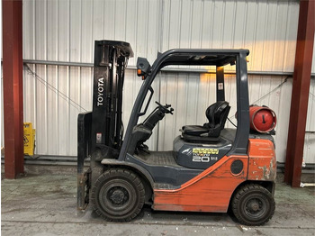Empilhadeira a gás TOYOTA FGF 20