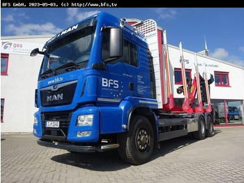 Camião de transporte de madeira MAN TGS 26.510