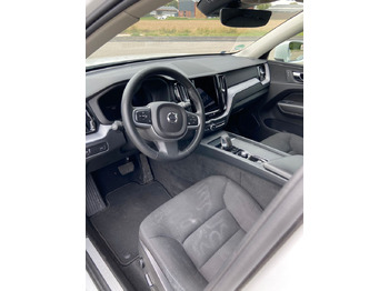 SUV Volvo XC 60 XC60 Momentum Pro AWD: foto 3