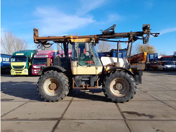 Trator JCB