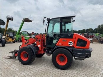 Pá carregadora de rodas KUBOTA R090