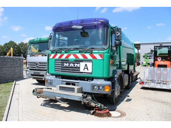 Varredora urbana MAN M2000