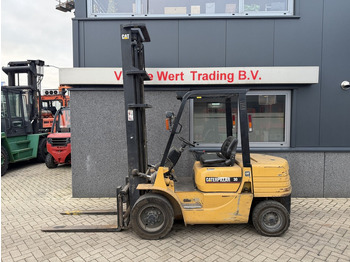 Empilhadeira a diesel CATERPILLAR