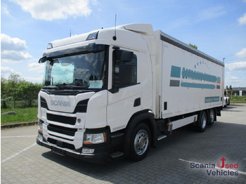 Camião transporte de bebidas SCANIA P 320