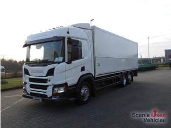 Camião transporte de bebidas SCANIA P 320