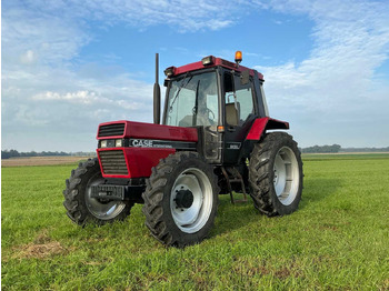 Trator CASE IH XL