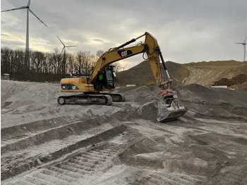 Escavadora de rastos Komatsu 323D: foto 3