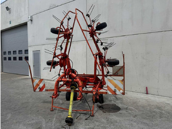 Máquina para produção de feno KUHN