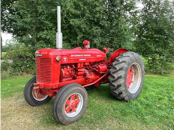 Trator McCORMICK