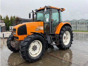 Trator RENAULT Ares