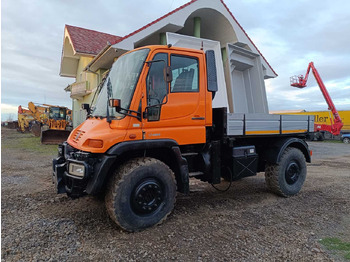 Camião UNIMOG U400
