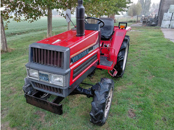 Mini trator YANMAR