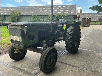 Trator ZETOR