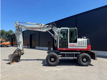 Escavadeira de rodas TAKEUCHI