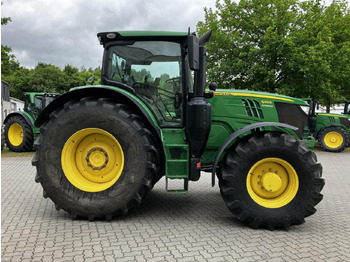 Trator John Deere 6215R: foto 2