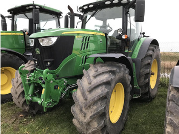 Trator JOHN DEERE 6215R