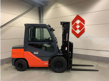 Empilhadeira a diesel TOYOTA