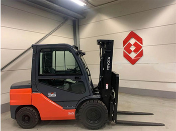 Empilhadeira a diesel TOYOTA