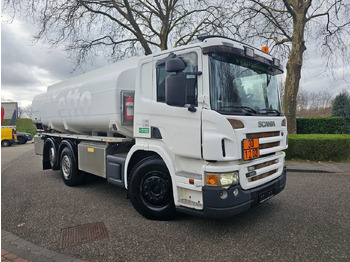 Caminhão tanque SCANIA P 420