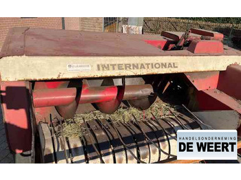 Enfardadeira de fardos quadrados International 440: foto 3