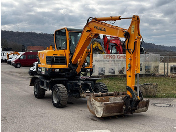 Escavadeira de rodas HYUNDAI