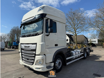 Camião transportador de contêineres/ Caixa móvel DAF XF 480