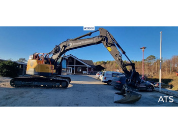 Escavadeira VOLVO ECR235EL