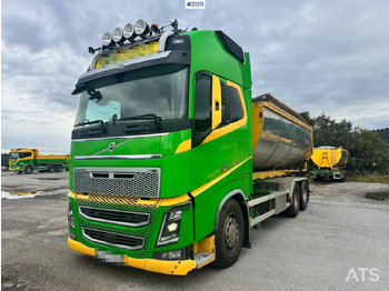 Camião polibenne VOLVO FH16 750
