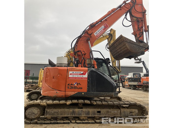 Escavadora de rastos HITACHI ZX135