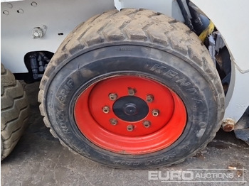Mini pá carregadora Bobcat 743: foto 2