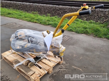 Equipamento de betão ROWRENCH P4 RKS Unirversal Petrol Powered Wrench + AX25 Concrete Poker: foto 2 Equipamento de betão ROWRENCH P4 RKS Unirversal Petrol Powered Wrench + AX25 Concrete Poker: foto 2