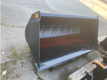 Carregador frontal para o trator