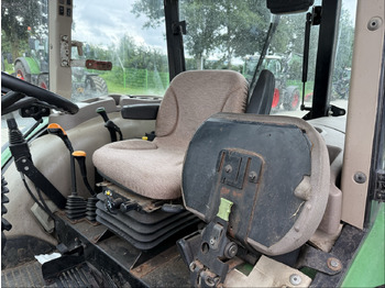 Trator John Deere 5075E: foto 3