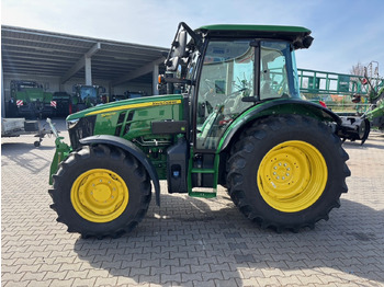 Trator JOHN DEERE 5090M