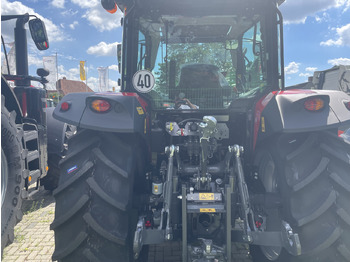Trator Massey Ferguson 5711M Dyna-4 4WD Cab: foto 4 Trator Massey Ferguson 5711M Dyna-4 4WD Cab: foto 4