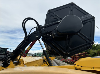 Ceifeira debulhadora New Holland Schneidwerk Varifeed12.5: foto 4