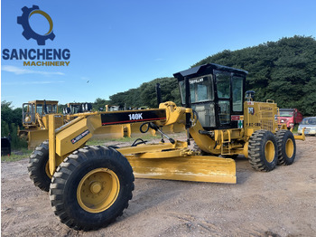Motoniveladora CATERPILLAR 140K