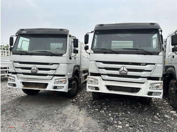 Camião transporte de gado SINOTRUK HOWO