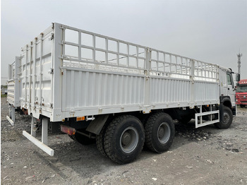 Camião transporte de gado para transporte de animais SINOTRUK HOWO 371 Cargo truck: foto 4