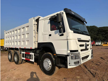 Camião basculante para transporte de silagem SINOTRUK HOWO 371hp 6x4: foto 2