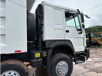 Leasing de Sinotruk HOWO 371hp 8x4 tipper truck Sinotruk HOWO 371hp 8x4 tipper truck: foto 5