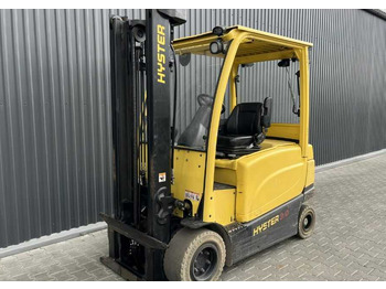 Empilhadeira elétrica HYSTER
