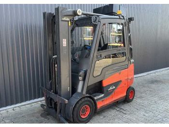Empilhadeira elétrica LINDE E25