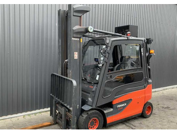 Empilhadeira elétrica LINDE E25