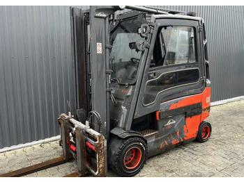 Empilhadeira elétrica LINDE E