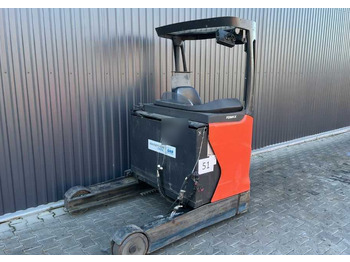 Empilhador retráctil LINDE R16