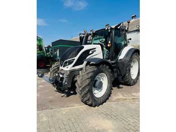 Trator VALTRA T254
